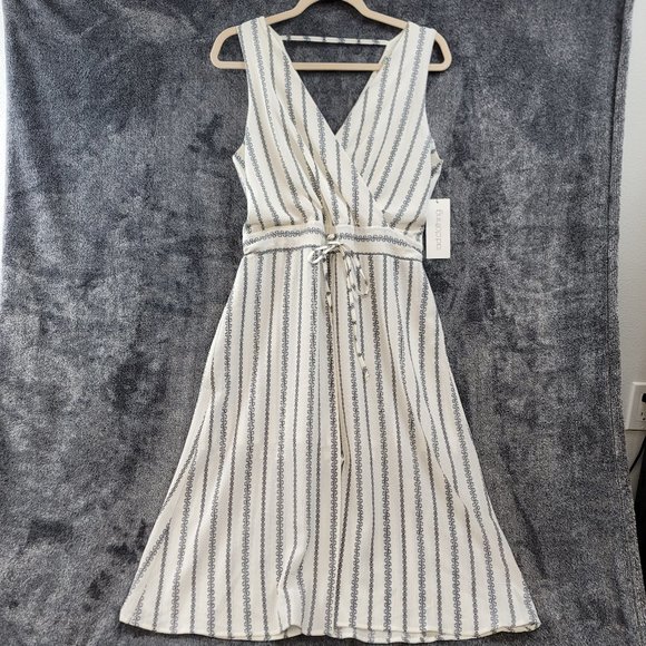 Rad. Clothing Pants - NEW! Rad. clothing v-neck sleeveless romper dress ivory/midnight Size Medium
